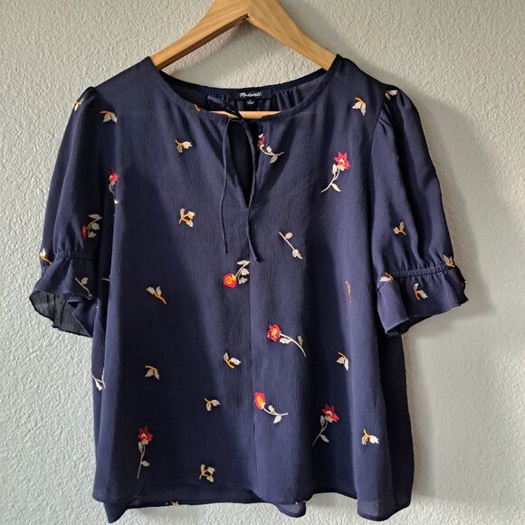 🩵Madewell Embroidered Floral Navy Women's Top Size Small - Picture 2 of 9